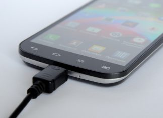 Как выбрать автомобильную зарядку для телефона?